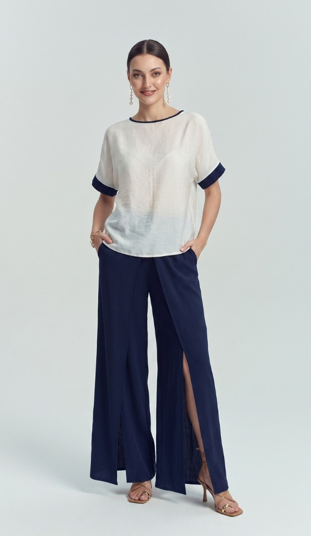 Фото bluza-zenskaa-belaa-s-sinim-kantom-01 товара Блуза женская белая с синим кантом