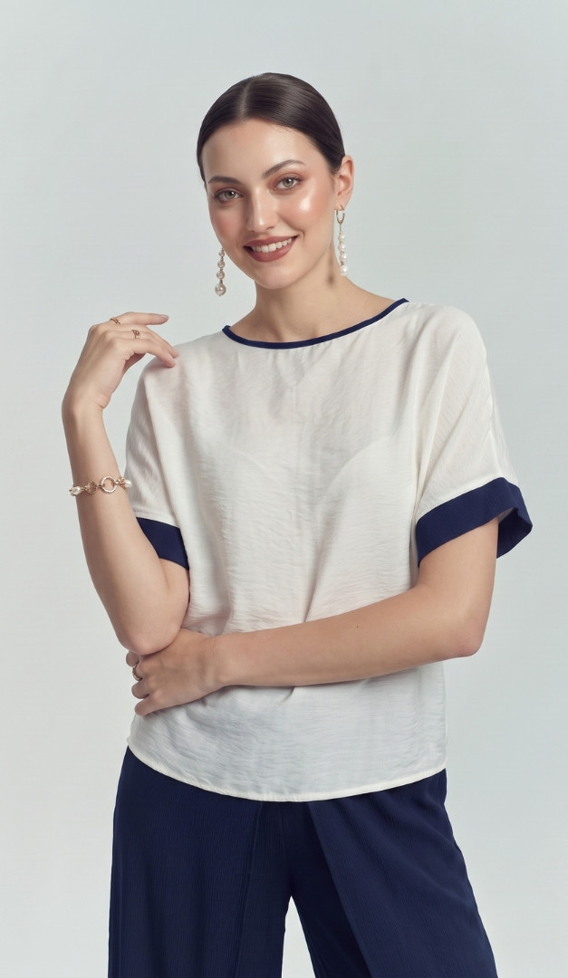 Фото bluza-zenskaa-belaa-s-sinim-kantom-02 товара Блуза женская белая с синим кантом0