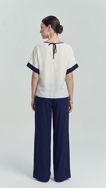 Фото bluza-zenskaa-belaa-s-sinim-kantom-03 товара Блуза женская белая с синим кантом0 Фото bluza-zenskaa-belaa-s-sinim-kantom-03 товара Блуза женская белая с синим кантом0