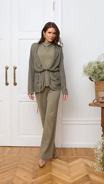 Фото bluza-zenskaa-iz-hlopka-olivkovaa-01 товару Блуза жіноча з бавовни оливкова Фото bluza-zenskaa-iz-hlopka-olivkovaa-01 товару Блуза жіноча з бавовни оливкова