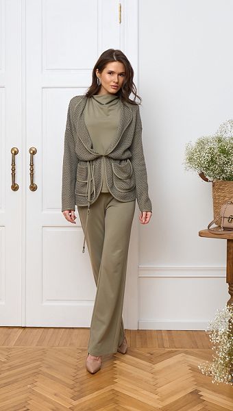 Фото bluza-zenskaa-iz-hlopka-olivkovaa-01 товару Блуза жіноча з бавовни оливкова0 Фото bluza-zenskaa-iz-hlopka-olivkovaa-01 товару Блуза жіноча з бавовни оливкова0
