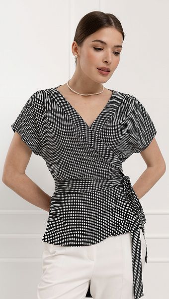 Фото bluza-zenskaa-s-poasom-cerno-belaa-04 товару Блуза жіноча з поясом чорно-біла0 Фото bluza-zenskaa-s-poasom-cerno-belaa-04 товару Блуза жіноча з поясом чорно-біла0
