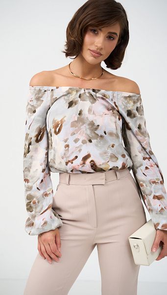 Фото bluza-zenskaa-v-akvarelnyj-print-03 товару Блуза жіноча в акварельний принт