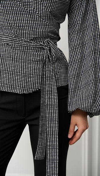 Фото bluzka-na-zapah-s-obemnymi-rukavami-5 товару Блузка на запах з обємними рукавами0 Фото bluzka-na-zapah-s-obemnymi-rukavami-5 товару Блузка на запах з обємними рукавами0