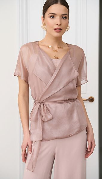 Фото bluzka-prozracnaa-na-zapah-pudrovaa-05 товару Блуза на запах прозора пудрова Фото bluzka-prozracnaa-na-zapah-pudrovaa-05 товару Блуза на запах прозора пудрова