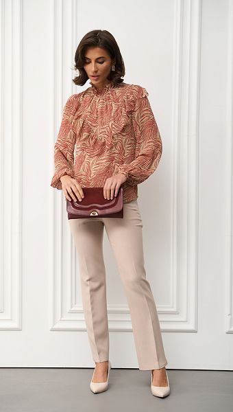 Фото bluzka-sifonovaa-v-animalisticeskij-print-2 товару Блузка шифонова в анімалістичний принт0