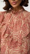 Фото bluzka-sifonovaa-v-animalisticeskij-print-4 товару Блузка шифонова в анімалістичний принт0