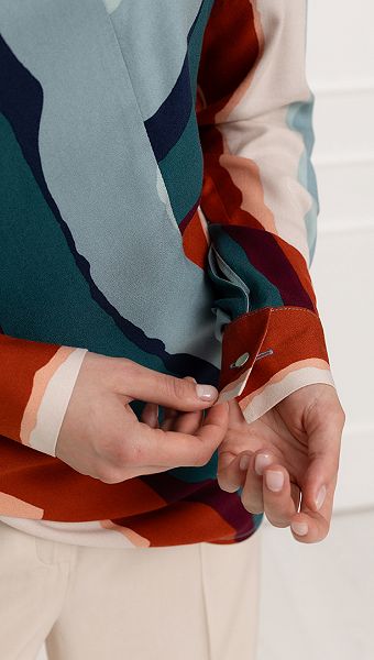 Фото bluzka-v-polosku-s-v-podobnym-vyrezom-5 товару Блузка в полоску з v подібним вирізом0