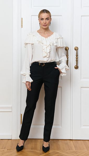 Фото bluzka-zenskaa-s-rusami-belaa-01 товару Блуза жіноча з рюшами біла