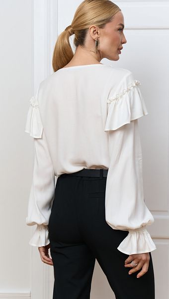 Фото bluzka-zenskaa-s-rusami-belaa-03 товару Блуза жіноча з рюшами біла0 Фото bluzka-zenskaa-s-rusami-belaa-03 товару Блуза жіноча з рюшами біла0