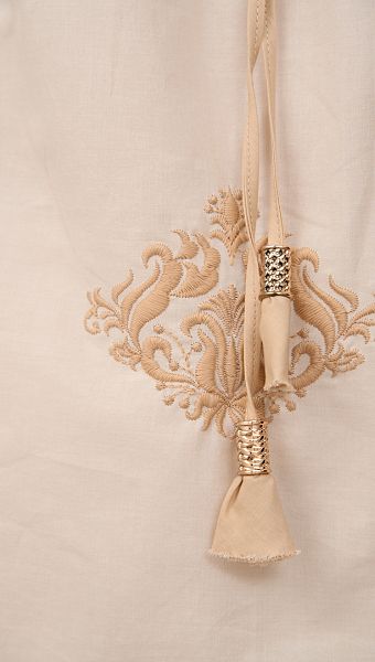 Фото bluzka-zenskaa-s-vysivkoj-slivocnaa-6 товара Блузка женская с вышивкой сливочная0