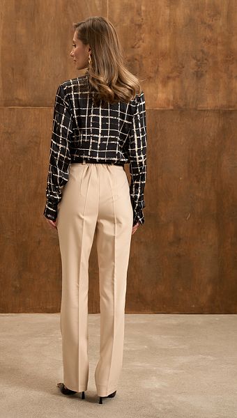 Фото bluzka-zenskaa-v-kletocku-cernaa-07 товара Блузка женская в клеточку черная 0