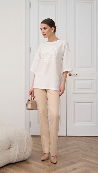 Фото bluzon-molocnyj-s-printom-roza-1 товару Блузон молочний з принтом троянда