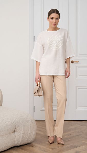 Фото bluzon-molocnyj-s-printom-roza-2 товара Блузон молочный с принтом роза0 Фото bluzon-molocnyj-s-printom-roza-2 товара Блузон молочный с принтом роза0