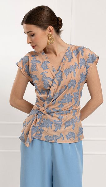 Фото bluzon-zenskij-golubovato-pudrovyj-04 товару Блузон жіночий блакитно-пудровий0 Фото bluzon-zenskij-golubovato-pudrovyj-04 товару Блузон жіночий блакитно-пудровий0