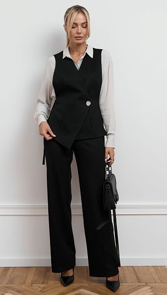 Фото bruki-pramye-v-polosku-cernye-04 товара Брюки прямые в полоску черные0