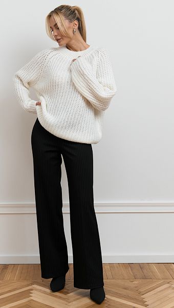 Фото bruki-pramye-v-polosku-cernye-06 товару Штани прямі в смужку чорні0 Фото bruki-pramye-v-polosku-cernye-06 товару Штани прямі в смужку чорні0