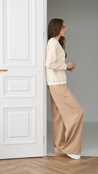 Фото bruki-zenskie-pramye-karamelnye-06 товару Штани жіночі прямі карамельні0 Фото bruki-zenskie-pramye-karamelnye-06 товару Штани жіночі прямі карамельні0