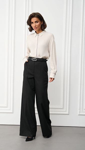 Фото bruki-zenskie-pramye-v-polosku-grafit-1 товара Брюки женские прямые в полоску графит