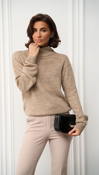 Фото dzemper-trikotaznyj-bazovyj-svetlo-koricnevyj-02 товару Джемпер трикотажний базовий світло-коричневий0 Фото dzemper-trikotaznyj-bazovyj-svetlo-koricnevyj-02 товару Джемпер трикотажний базовий світло-коричневий0