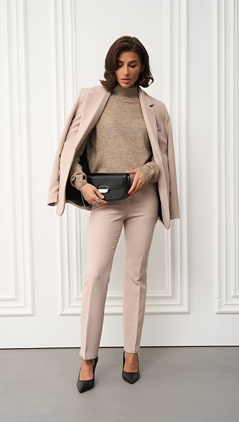 Фото dzemper-trikotaznyj-bazovyj-svetlo-koricnevyj-05 товару Джемпер трикотажний базовий світло-коричневий0 Фото dzemper-trikotaznyj-bazovyj-svetlo-koricnevyj-05 товару Джемпер трикотажний базовий світло-коричневий0