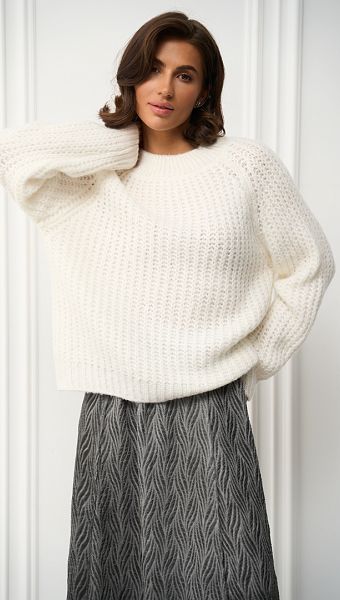 Фото dzemper-trikotaznyj-zenskij-belyj-2 товару Джемпер трикотажний жіночий білий0