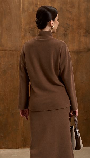 Фото dzemper-zenskij-trikotaznyj-kofejnyj-07 товару Джемпер жіночий трикотажний кавовий0 Фото dzemper-zenskij-trikotaznyj-kofejnyj-07 товару Джемпер жіночий трикотажний кавовий0