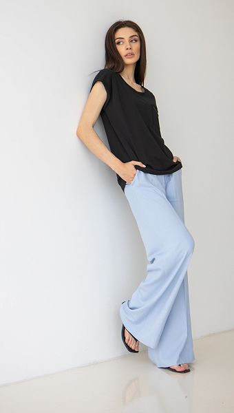 Фото futbolka-cernaa-oversajz-s-cepockoj-05 товару Футболка чорна оверсайз з ланцюжком0