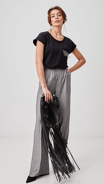 Фото futbolka-oversajz-cernaa-s-karmanom-03 товара Футболка оверсайз черная с карманом0