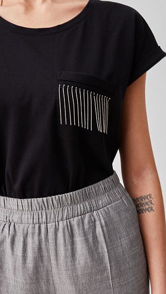 Фото futbolka-oversajz-cernaa-s-karmanom-04 товару Футболка оверсайз чорна з кишенею0 Фото futbolka-oversajz-cernaa-s-karmanom-04 товару Футболка оверсайз чорна з кишенею0