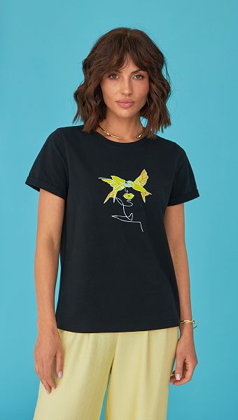 Фото futbolka-zenskaa-cernaa-s-printom-05 товару Футболка жіноча чорна з принтом0 Фото futbolka-zenskaa-cernaa-s-printom-05 товару Футболка жіноча чорна з принтом0