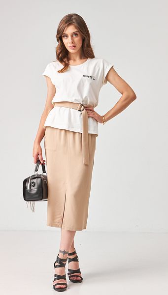 Фото futbolka-zenskaa-patrioticeskaa-molocnaa-01 товару Футболка жіноча патріотична молочна