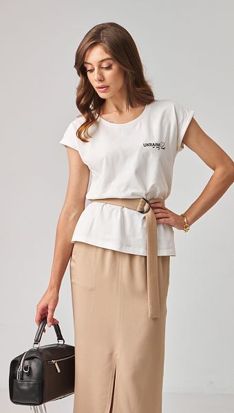 Фото futbolka-zenskaa-patrioticeskaa-molocnaa-02 товару Футболка жіноча патріотична молочна0