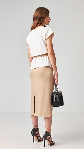 Фото futbolka-zenskaa-patrioticeskaa-molocnaa-03 товару Футболка жіноча патріотична молочна0