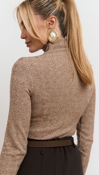 Фото golf-zenskij-klassiceskij-karamelnyj-06 товара Гольф женский классический карамельный0 Фото golf-zenskij-klassiceskij-karamelnyj-06 товара Гольф женский классический карамельный0