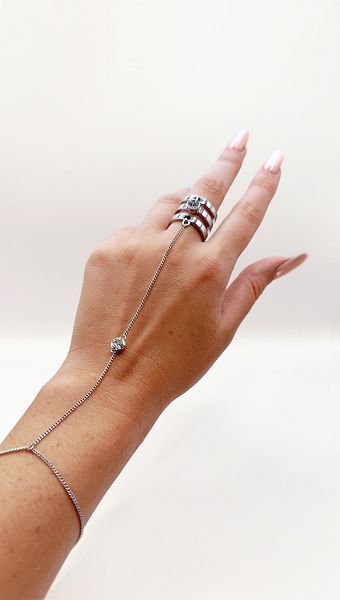 Фото kolco-s-brasletom-i-cirkonami-03 товару Кільце з браслетом та цирконами Фото kolco-s-brasletom-i-cirkonami-03 товару Кільце з браслетом та цирконами