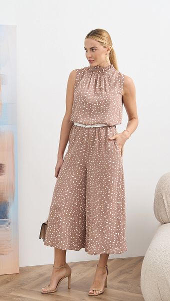 Фото kombinezon-zenskij-bezevo-belyj-03 товару Комбінезон жіночий бежево-білий0 Фото kombinezon-zenskij-bezevo-belyj-03 товару Комбінезон жіночий бежево-білий0