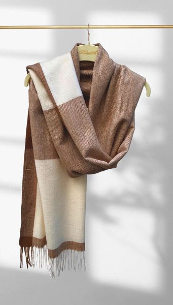 Фото palantin-ashaao-koricnevo-molocnyj-01 товара Палантин коричнево-молочный