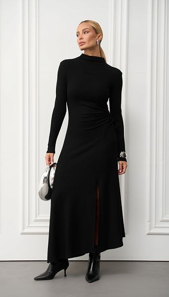 Фото plate-trikotaznoe-cernoe-maksi-1 товару Сукня трикотажна чорна максі