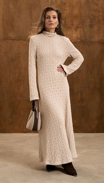 Фото plate-trikotaznoe-maksi-azur-bezevoe-01 товару Сукня трикотажна максі ажур бежева0