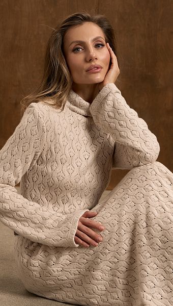 Фото plate-trikotaznoe-maksi-azur-bezevoe-06 товару Сукня трикотажна максі ажур бежева0