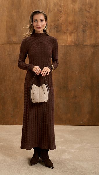 Фото plate-trikotaznoe-s-kosami-sokoladnoe-01 товару Сукня трикотажна з косами шоколадна Фото plate-trikotaznoe-s-kosami-sokoladnoe-01 товару Сукня трикотажна з косами шоколадна