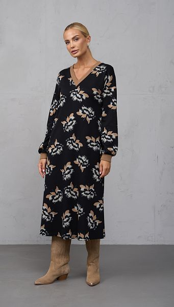 Фото plate-trikotaznoe-v-cvetocnyj-print-01 товару Сукня трикотажна в квітковий принт Фото plate-trikotaznoe-v-cvetocnyj-print-01 товару Сукня трикотажна в квітковий принт