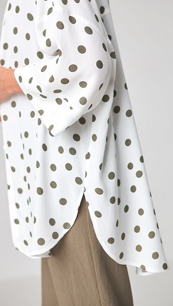 Фото rubaska-oversajz-belaa-v-goroh-05 товару Сорочка оверсайз біла в горохи0 Фото rubaska-oversajz-belaa-v-goroh-05 товару Сорочка оверсайз біла в горохи0