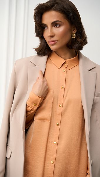 Фото rubaska-zenskaa-oversajz-abrikosovaa-6 товару Сорочка жіноча оверсайз абрикосова0 Фото rubaska-zenskaa-oversajz-abrikosovaa-6 товару Сорочка жіноча оверсайз абрикосова0