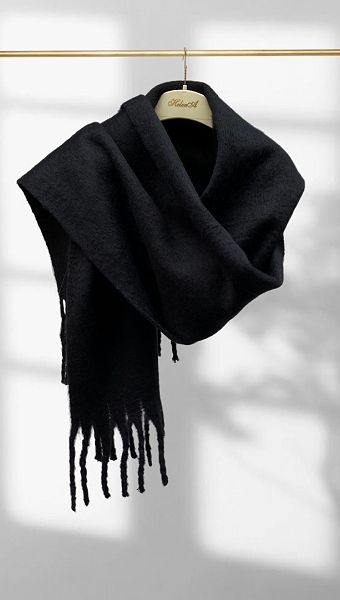 Фото sarf-s-dredami-cernyj-01 товару Шарф з дредами чорний