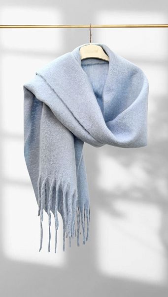 Фото sarf-s-dredami-goluboj-01 товара Шарф с дредами голубой