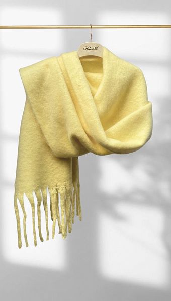 Фото sarf-s-dredami-limonnyj-01 товара Шарф с дредами лимонный