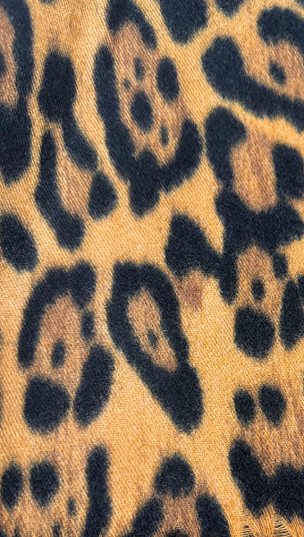 Фото sarf-zenskij-karamelnyj-leopardovyj-02 товара Шарф женский карамельный леопардовый