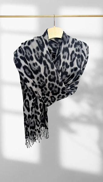 Фото sarf-zenskij-leopardovyj-seryj-01 товару Шарф жіночий леопардовий сірий